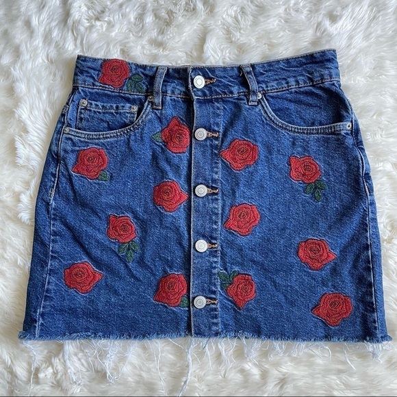 Zara Skirt Rose Flower Embroidered Denim Button Front Mini Blue Red XS - Picture 3 of 9